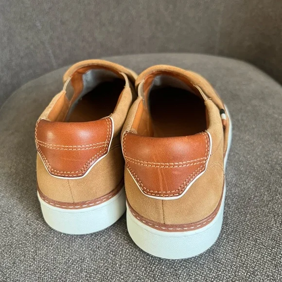Allen Edmons men Alpha suedeSlip on‎ sneaker size 8